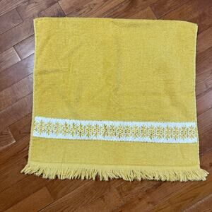 Vintage 60 Cannon Royal Family Harvest Gold Floral Bath Towel